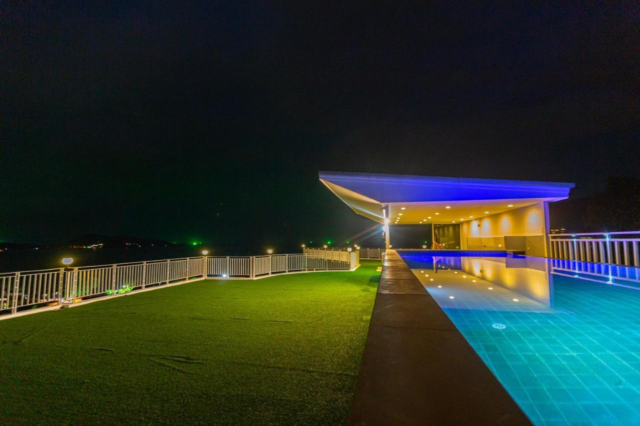 Rossarin Sea View Patong Hotell Exteriör bild