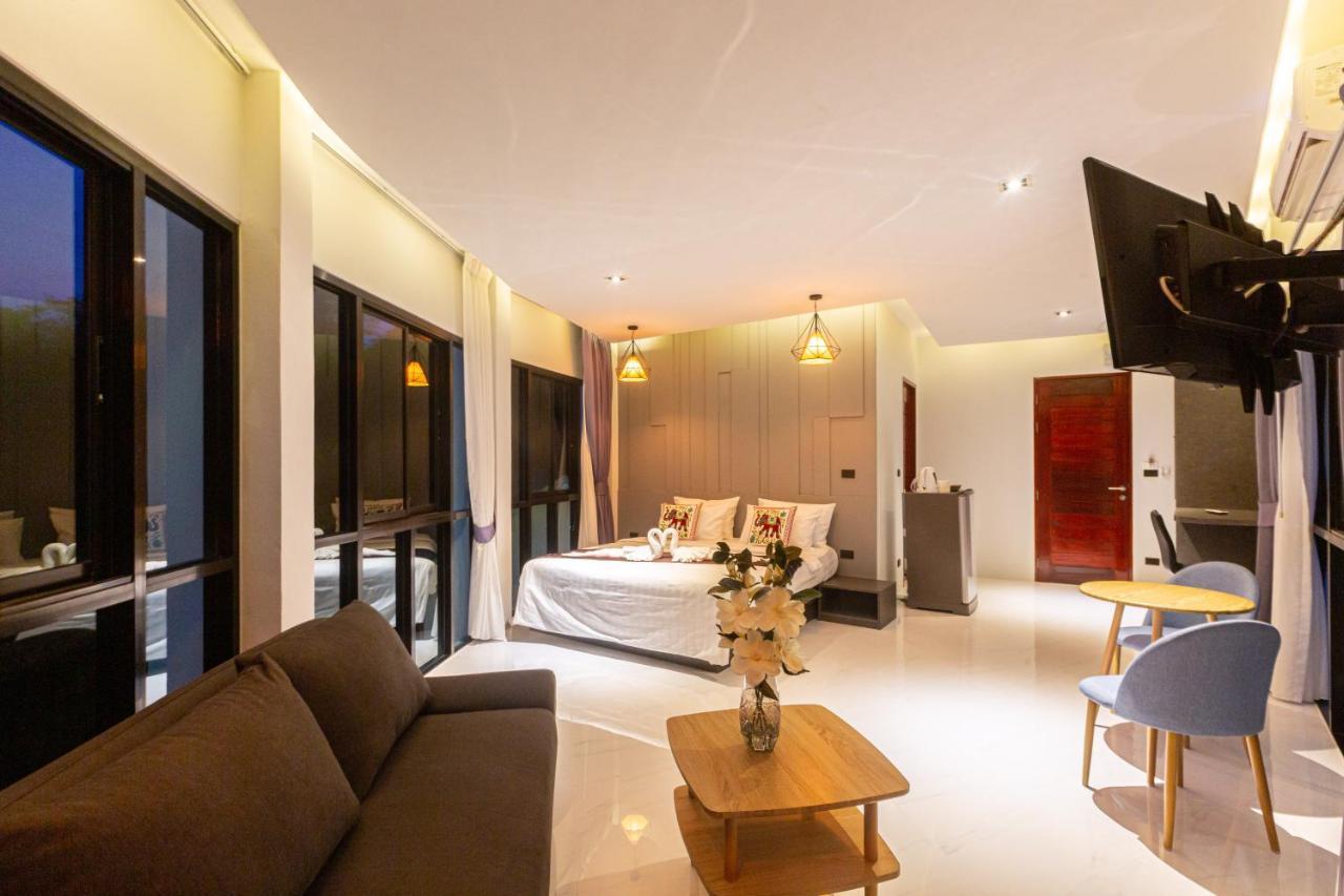 Rossarin Sea View Patong Hotell Exteriör bild