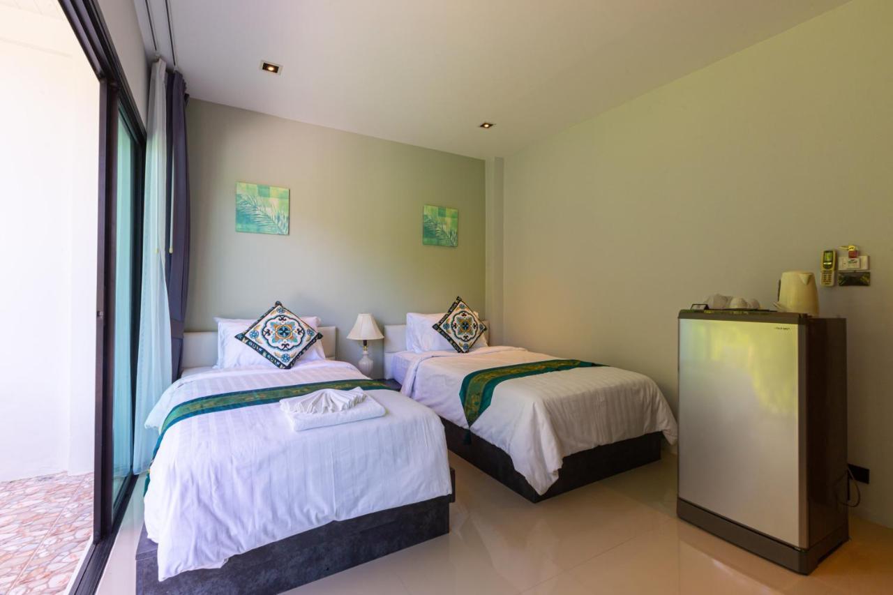 Rossarin Sea View Patong Hotell Exteriör bild