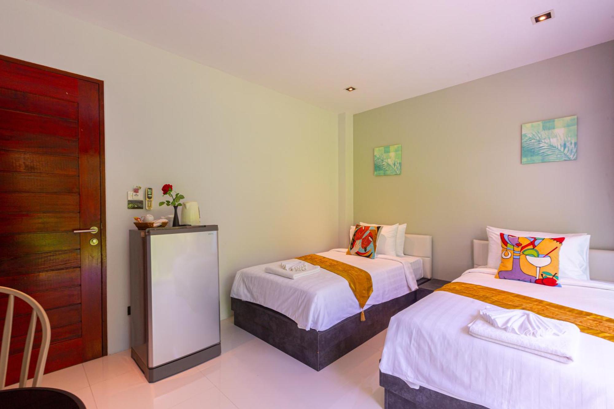 Rossarin Sea View Patong Hotell Exteriör bild