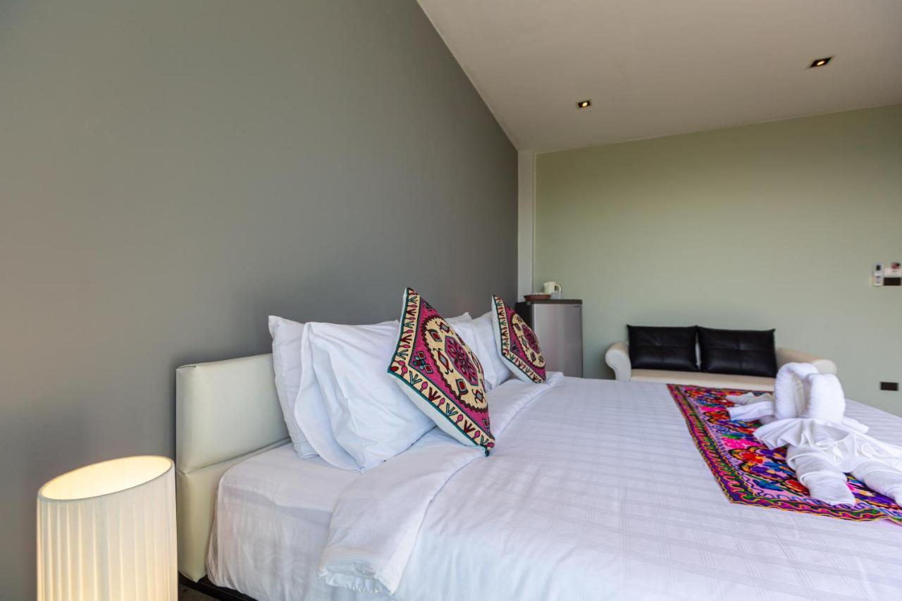 Rossarin Sea View Patong Hotell Exteriör bild