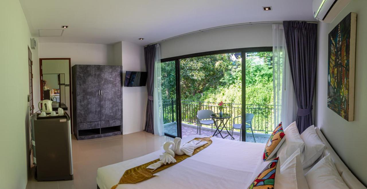 Rossarin Sea View Patong Hotell Exteriör bild