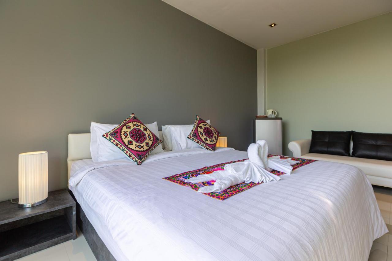 Rossarin Sea View Patong Hotell Exteriör bild