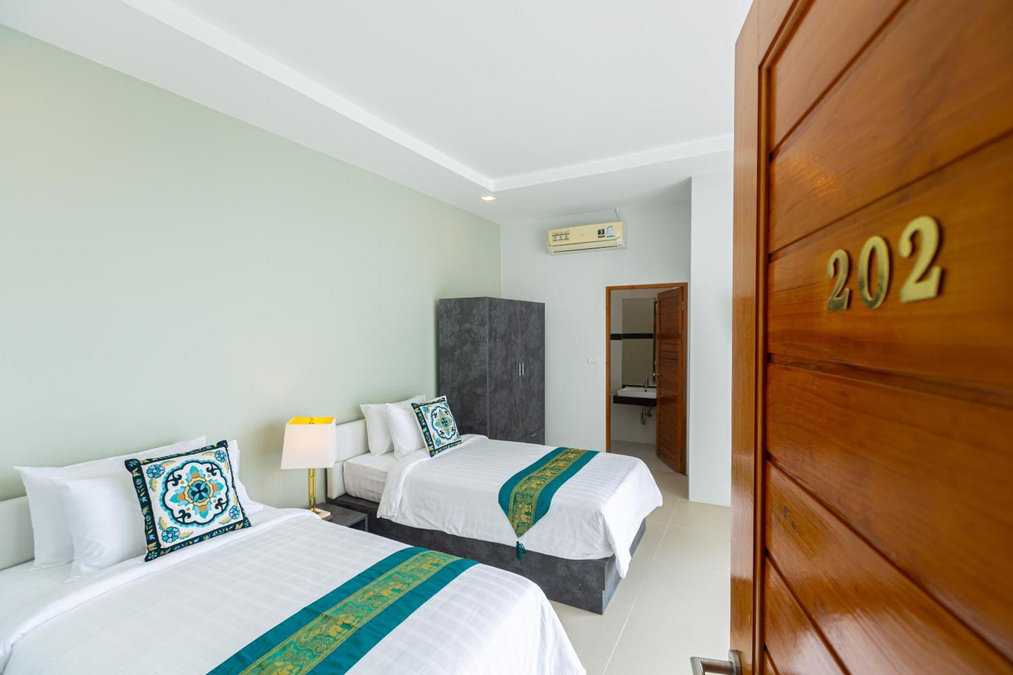 Rossarin Sea View Patong Hotell Exteriör bild