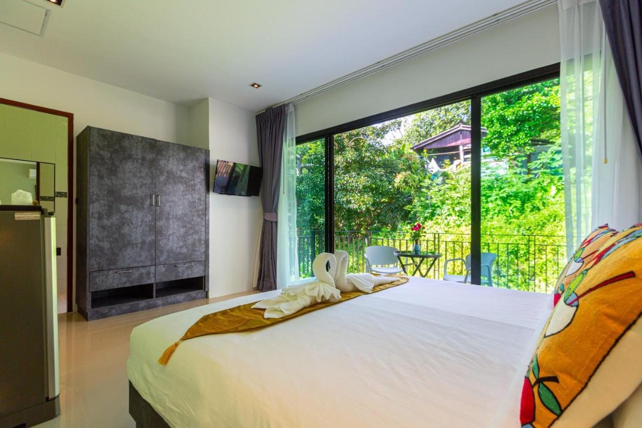 Rossarin Sea View Patong Hotell Exteriör bild