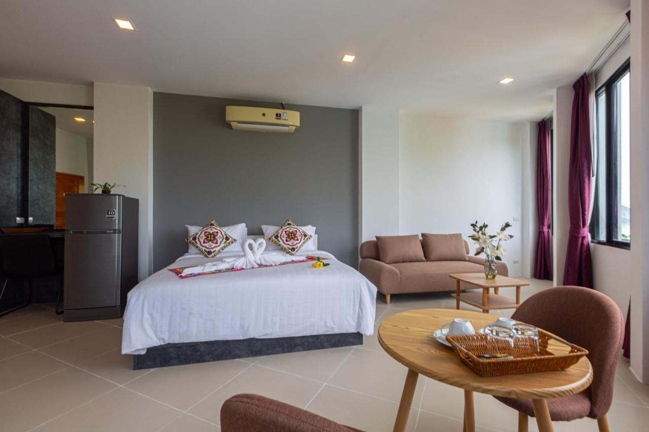 Rossarin Sea View Patong Hotell Exteriör bild